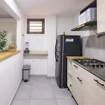 Cozy Apartment In Bocagrande